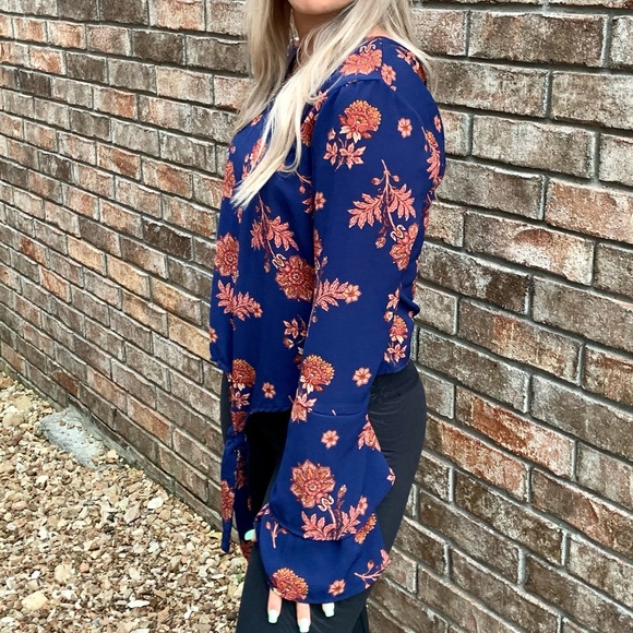 Self Esteem Tie Front Bell Sleeves Floral Top M - Picture 5 of 15
